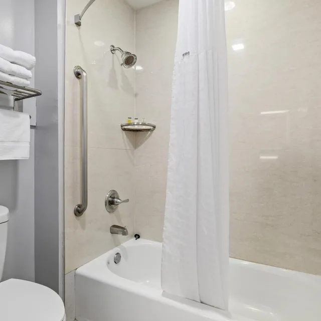 Room, 2 King Beds, Hotel Skye San Bruno 5/10