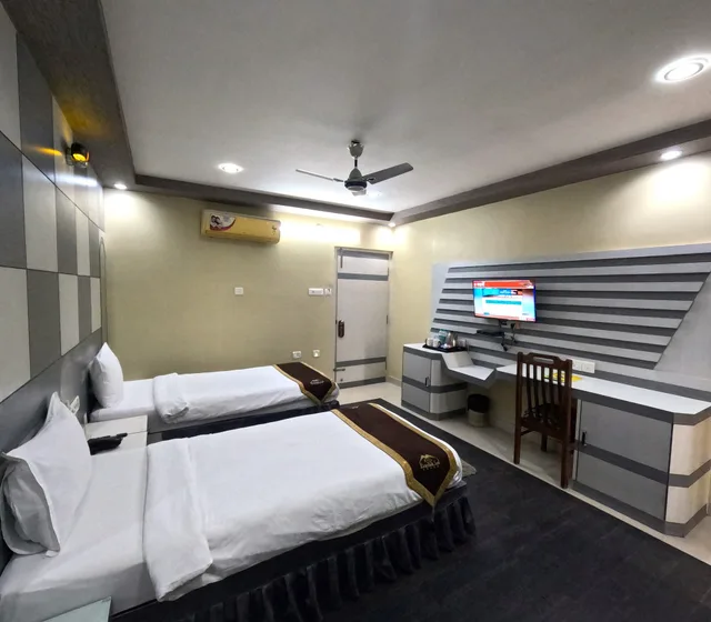 غرفة بريميوم بسريرين منفصلين، Hotel Corporate Inn 2/3