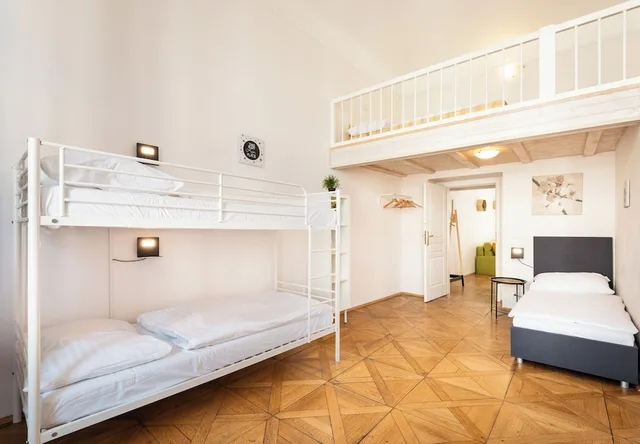 Mezzanine, 2 Bedrooms, Grand, Apartment, 5 Beds, Bunk Bed, 3 Double Beds, Sofa, Kitchen، Hybernska Apartments 10/10