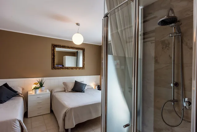 غرفة سوبيريور ثلاثية بسرير مزدوج وسرير فردي بإطلالة على البحيرة، Hotel Maximilian 5/10