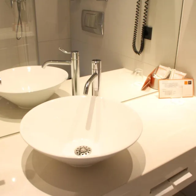 غرفة قياسية بسرير مزدوج، Kult Hotel 2/2
