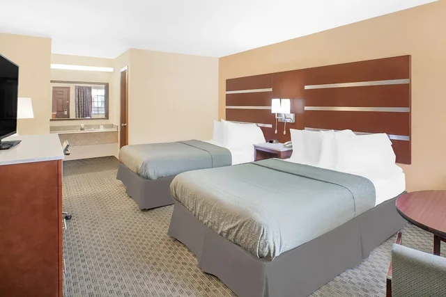 غرفة بسريرين كوين، Days Inn by Wyndham Fayetteville 1/2