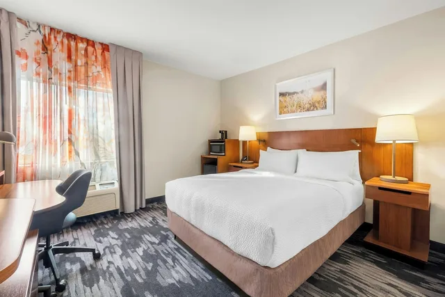 غرفة بسرير كوين، FAIRFIELD INN BY MARRIOTT BURLINGTON WILLISTON 1/10