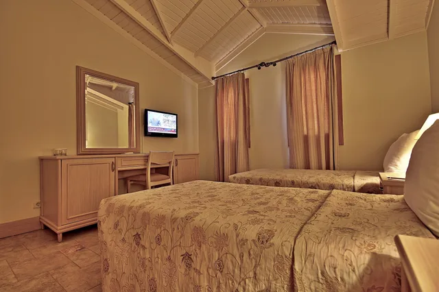 غرفة ديلوكس بأربعة أسرّة، Dalyan Resort 3/10