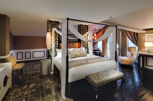 غرفة ملكية ديلوكس تنفيذية بسريرين منفصلين مع دخول الصالة، HOTEL ROYAL HOI AN, The Legacy by the River 7/10