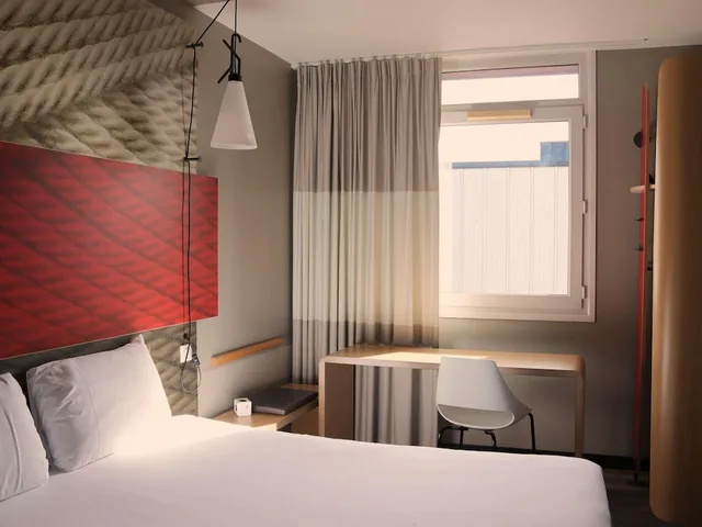 غرفة قياسية بسرير مزدوج لذوي الإعاقة، IBIS IRUN 1/2