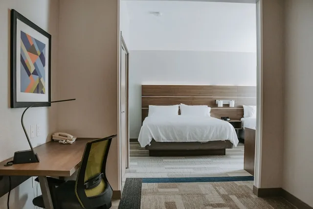 غرفة قياسية بسرير كينج، Holiday Inn Express and Suites Lincoln South 3/10