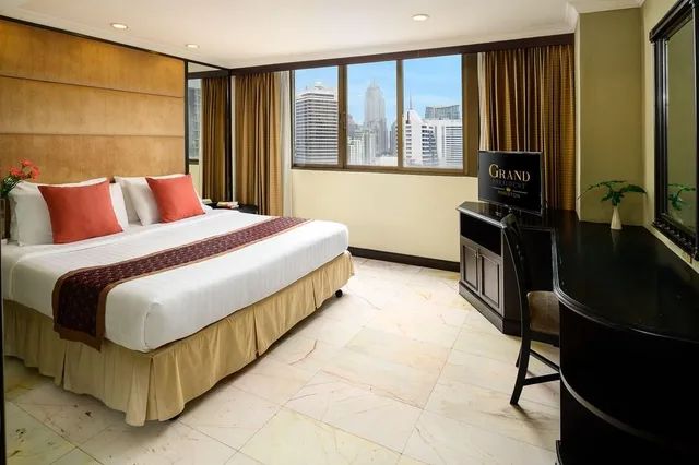 غرفة تنفيذية بسرير كينج بغرفة نوم واحدة، PIPA Bangkok Sukhumvit 11 by Kingston Hotels 1/2
