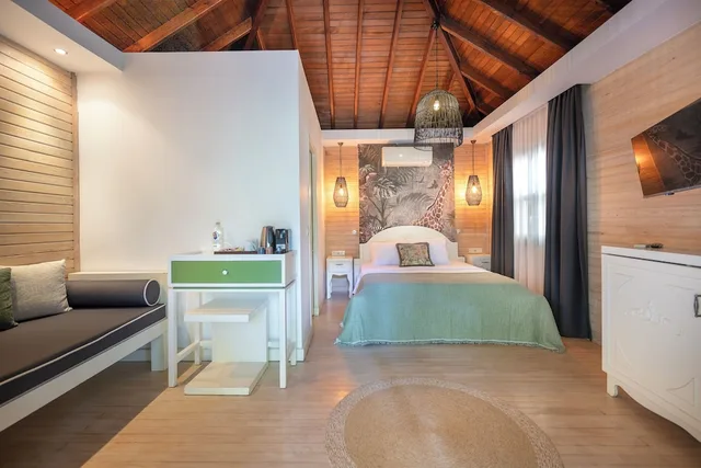 غرفة كلاسيكية بسرير مزدوج بإطلالة على الحديقة، Villa Lukka 6/8