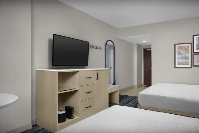 Room, 2 Queen Beds, Bay View، Hampton Inn And Suites Ocean City Bayfront Convention Center 3/5