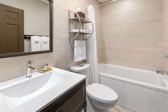 Loft, Suite, 1 King and 2 Queen Beds, Slope View, Sofa, Pet Friendly, Corduroy Inn and Lodge, Trademark Collection by Wyndham 4/5