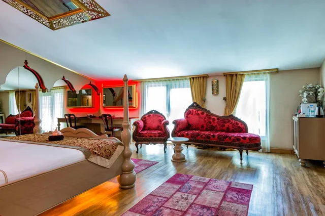 جناح بسرير كينج بجاكوزي، Hotel Sultania Boutique Class 4/6