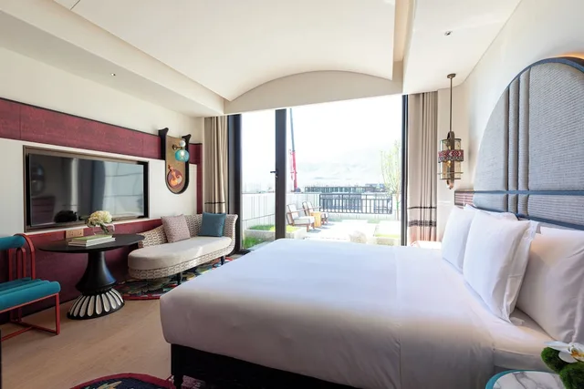 غرفة قياسية بسرير كينج بإطلالة على الفناء، Hotel Indigo Sayram Lake by IHG 9/10