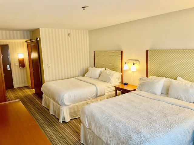 غرفة قياسية بسريرين كوين لذوي الإعاقة، Holiday Inn Express Columbus Airport Easton Ex Four Points By Sheraton Columbus Ohio Airport 2/3