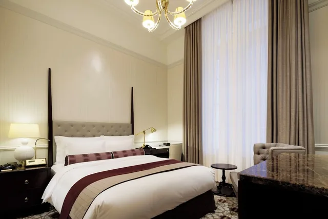 غرفة كلاسيكية كومفورت بسرير كوين للمدخنين، The Tokyo Station Hotel 1/2