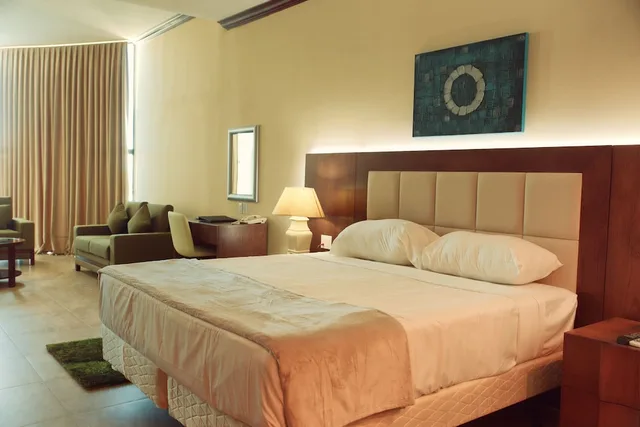 Executive, 2 Queen Beds, Ramada by Wyndham Princess Georgetown 3/6