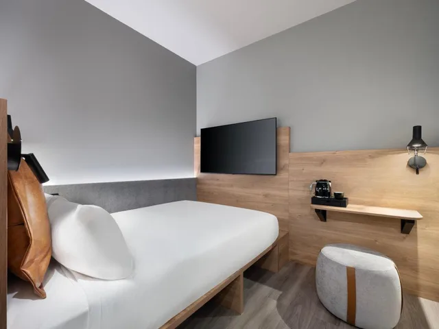 Moxy, Queen Bed، Moxy London Piccadilly Circus 4/10