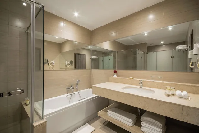 Executive, Suite, Queen Bed, Pool View, Steigenberger Alcazar Couples and Families Only 1/1