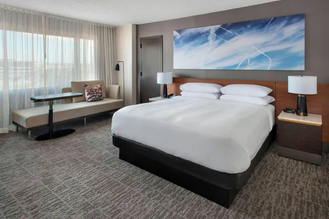 غرفة، Newark Liberty International Airport Marriott 1/5