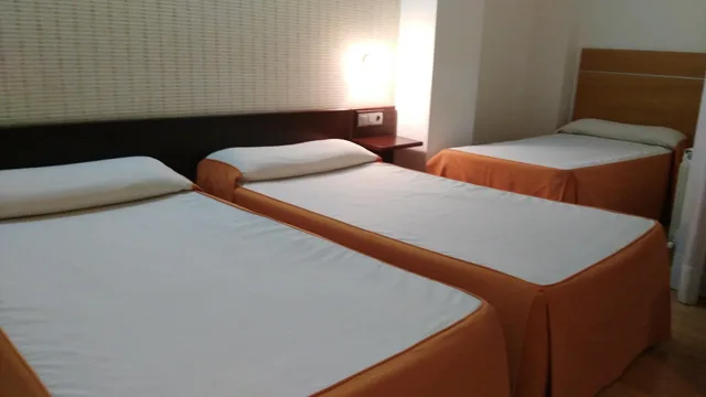 غرفة قياسية ثلاثية، Hotel Alfageme 1/3