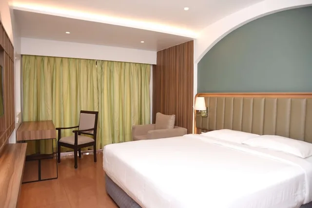 غرفة ديلوكس بسرير كينج بإطلالة على المسبح، Park Inn By Radisson Goa Candolim 6/10