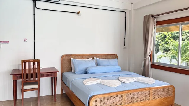 غرفة بريميوم بسرير كينج بإطلالة على البحر، Bang Saphan Resort Hotel 2/10