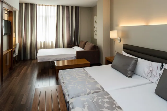 غرفة عائلية، Hotel Catalonia Ramblas 4/9