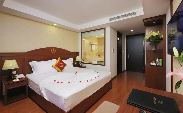 غرفة تنفيذية بإطلالة على البحر بشرفة، Regalia Hotel 3/4