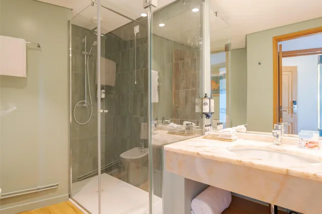 Suite, Triple, Lateral Side Sea View، Pestana Vila Lido Madeira 9/9