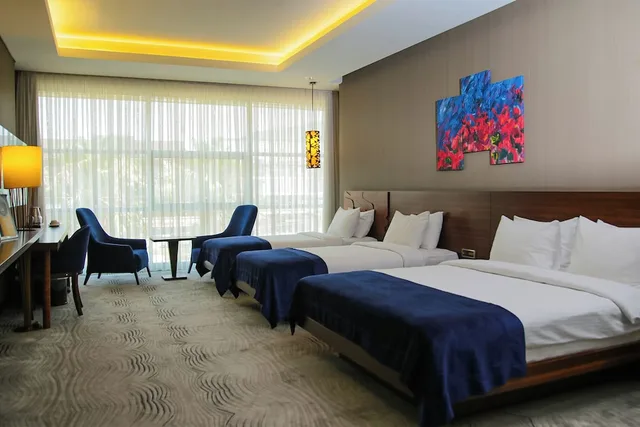 غرفة كومفورت ثلاثية بثلاثة أسرّة، Gold Majesty Hotel 1/1
