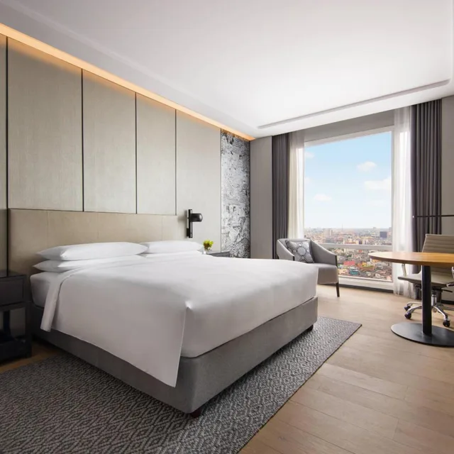 جناح مع دخول صالة النادي، Marriott Bangkok Hotel the Surawongse 4/8
