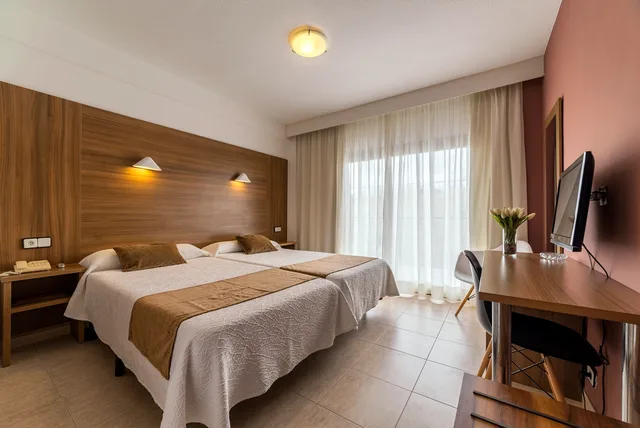 غرفة قياسية بسرير مزدوج بشرفة، Prince Park Hotel 4/6