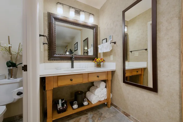 Courtyard, King Bed، Lexington Hotel At Jackson Hole Hotel Suites 5/8