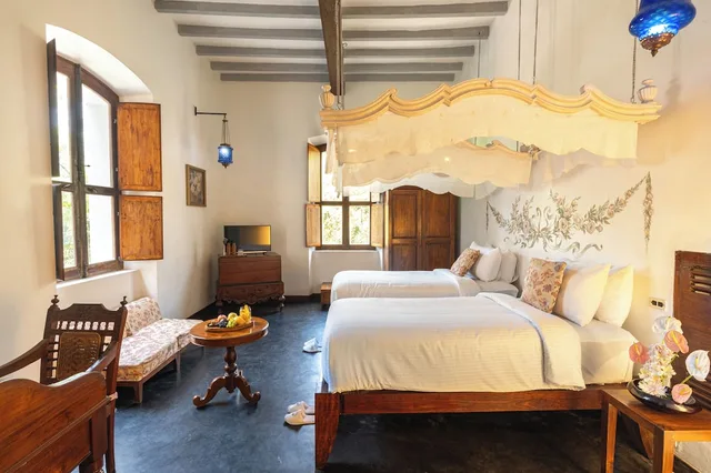 Deluxe, King Bed, Le Duplex 7/10
