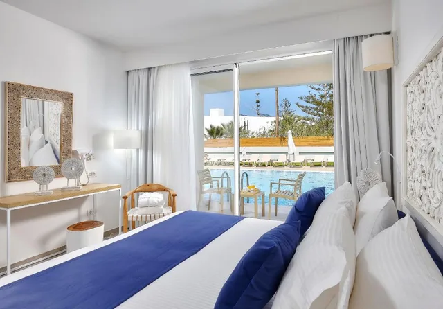 جناح جونيور بإطلالة على المسبح، ST. CONSTANTIN SEA HOTEL AND SPA RESORT 3/5