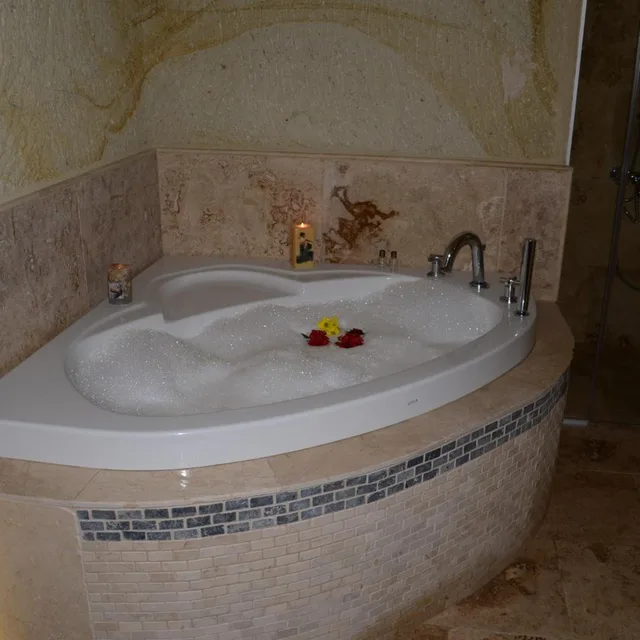 Cave, Deluxe، Golden Cave Suites 3/3