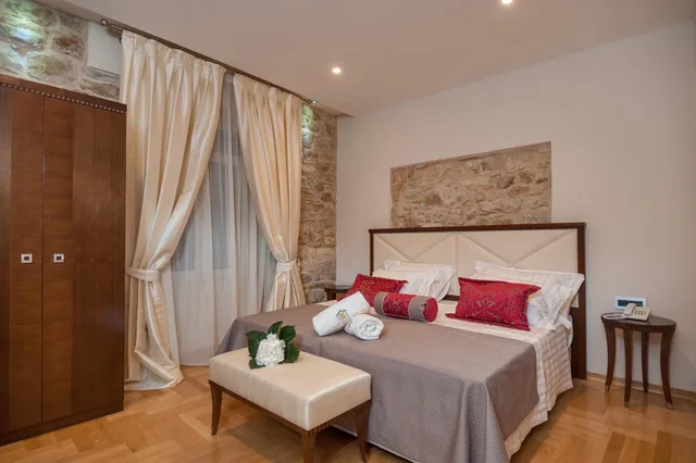 غرفة كومفورت بسرير مزدوج أو سريرين منفصلين في الطابق الأرضي، Heritage Hotel Antique Split 3/10