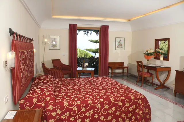 غرفة ديلوكس بإطلالة على البحر، Hotel Rufolo 3/5