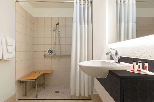 غرفة بسرير كوين لذوي الإعاقة، Howard Johnson By Wyndham Harrisonburg 7/7