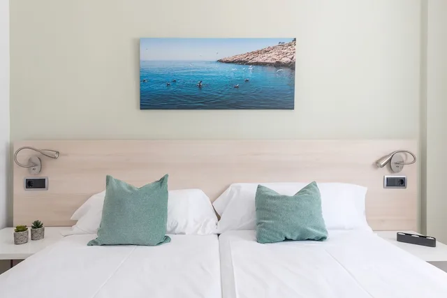 شقة سوبيريور بسريرين منفصلين بإطلالة على المسبح بشرفة مع أريكة، Olive Beach Apartments 6/10