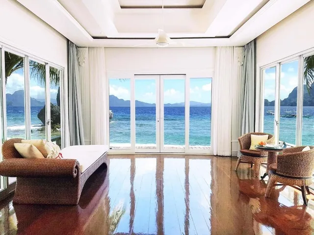 Beach Villa, King Bed, Sea View, Sofa، Matinloc Resort 2/3