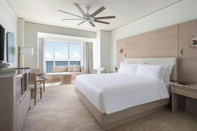 Room, King Bed, Ocean Front, The Ritz Carlton Key Biscayne 1/4