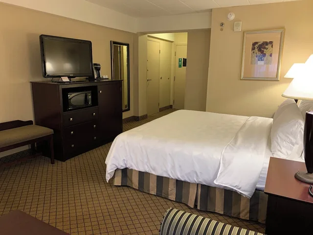 جناح بسرير كينج، Holiday Inn Johnstown-Downtown 2/5