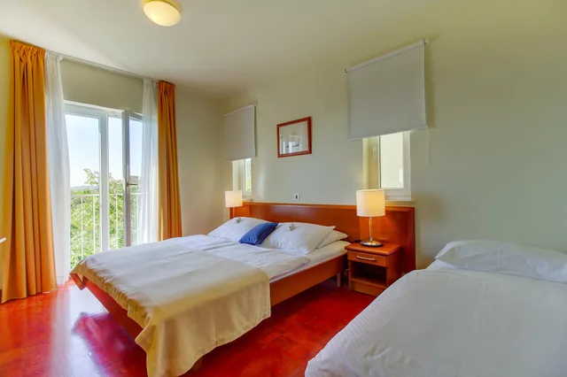 Standard, Triple, French Balcony، HOTEL MANORA 1/2