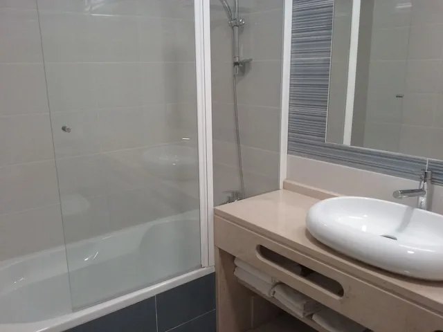 3 Bedrooms, Family, Apartment, Twin Beds, 1 Queen and 1 Double Bed, Sofa, Turiquintas Holiday Village 2/4