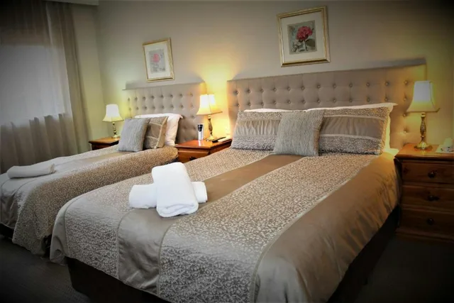 غرفة ديلوكس بسريرين منفصلين، Best Western Cotswold Gardens 1/2