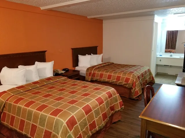 غرفة قياسية بسريرين مزدوجين، Rodeway Inn Auburn Hills - Detroit 3/8
