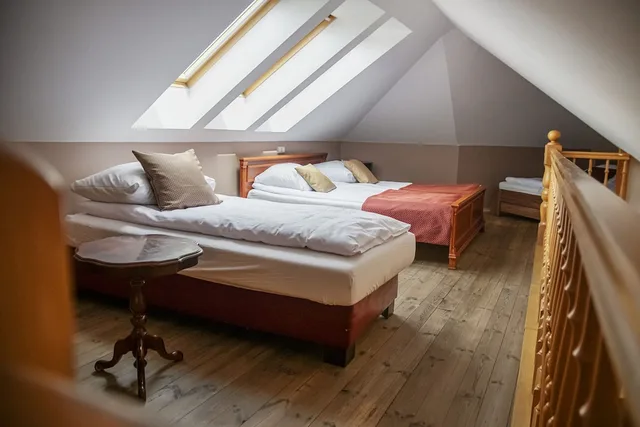 غرفة رباعية بسرير كوين مع أريكة، Royal Residence 10/10