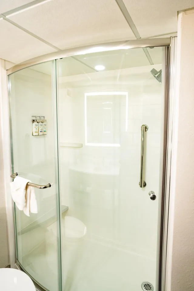 جناح بسرير كينج مع أريكة، Holiday Inn Express Hotel and Suites Knoxville-North-I-75 Exit 112 10/10
