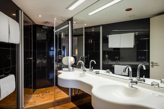 جناح بسرير كينج مع أريكة، Arcotel Onyx Hamburg 4/4